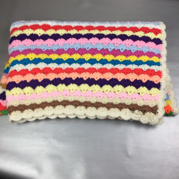 Vintage handmade knitted fan large blanket - Picture 5 of 13